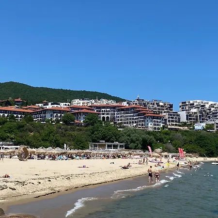 Apartment Horizon 2 'в' *